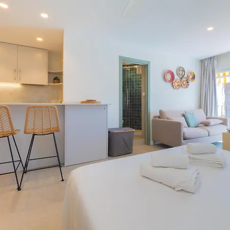 Cubo's Estudio Cabopino Port & Parking Apartment Marbella