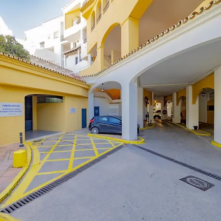 Cubo's Estudio Cabopino Port & Parking * Marbella