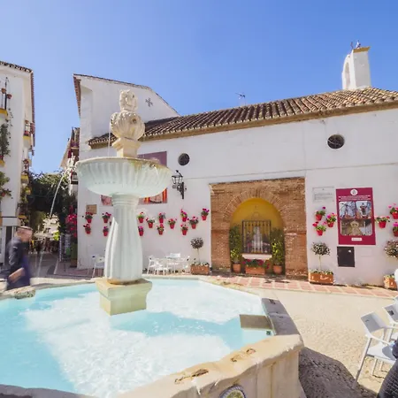 Cubo's Estudio Cabopino Port & Parking Marbella