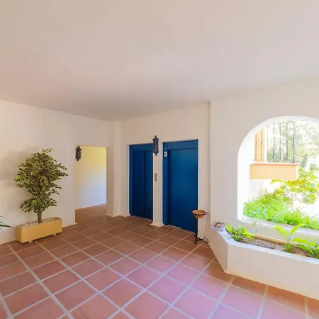 Apartment Cubo's Estudio Cabopino Port & Parking
