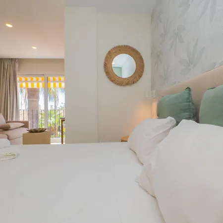 Cubo's Estudio Cabopino Port & Parking * Marbella