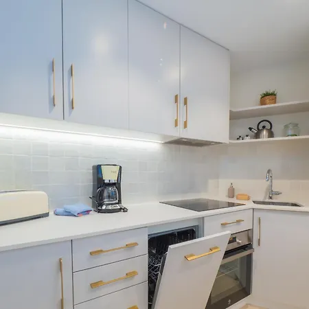 Apartment Cubo's Estudio Cabopino Port & Parking *