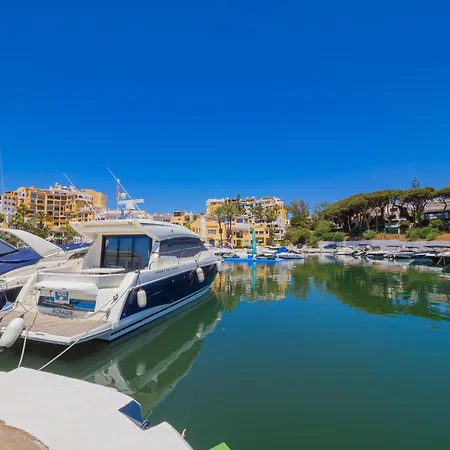 Apartment Cubo's Estudio Cabopino Port & Parking