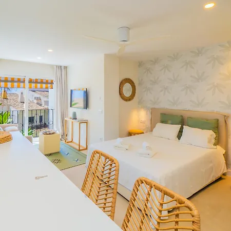 Cubo's Estudio Cabopino Port & Parking Apartment