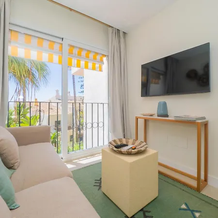 Cubo's Estudio Cabopino Port & Parking *