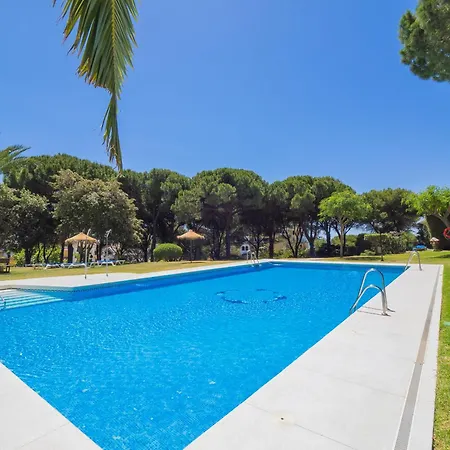 Cubo's Estudio Cabopino Port & Parking