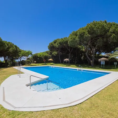 Cubo's Estudio Cabopino Port & Parking