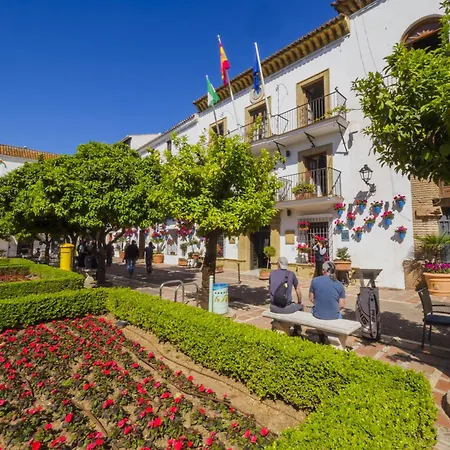 Cubo's Estudio Cabopino Port & Parking Apartment Marbella