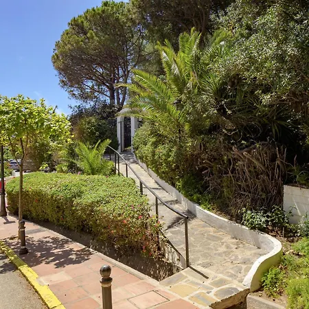 Cubo's Estudio Cabopino Port & Parking Apartment